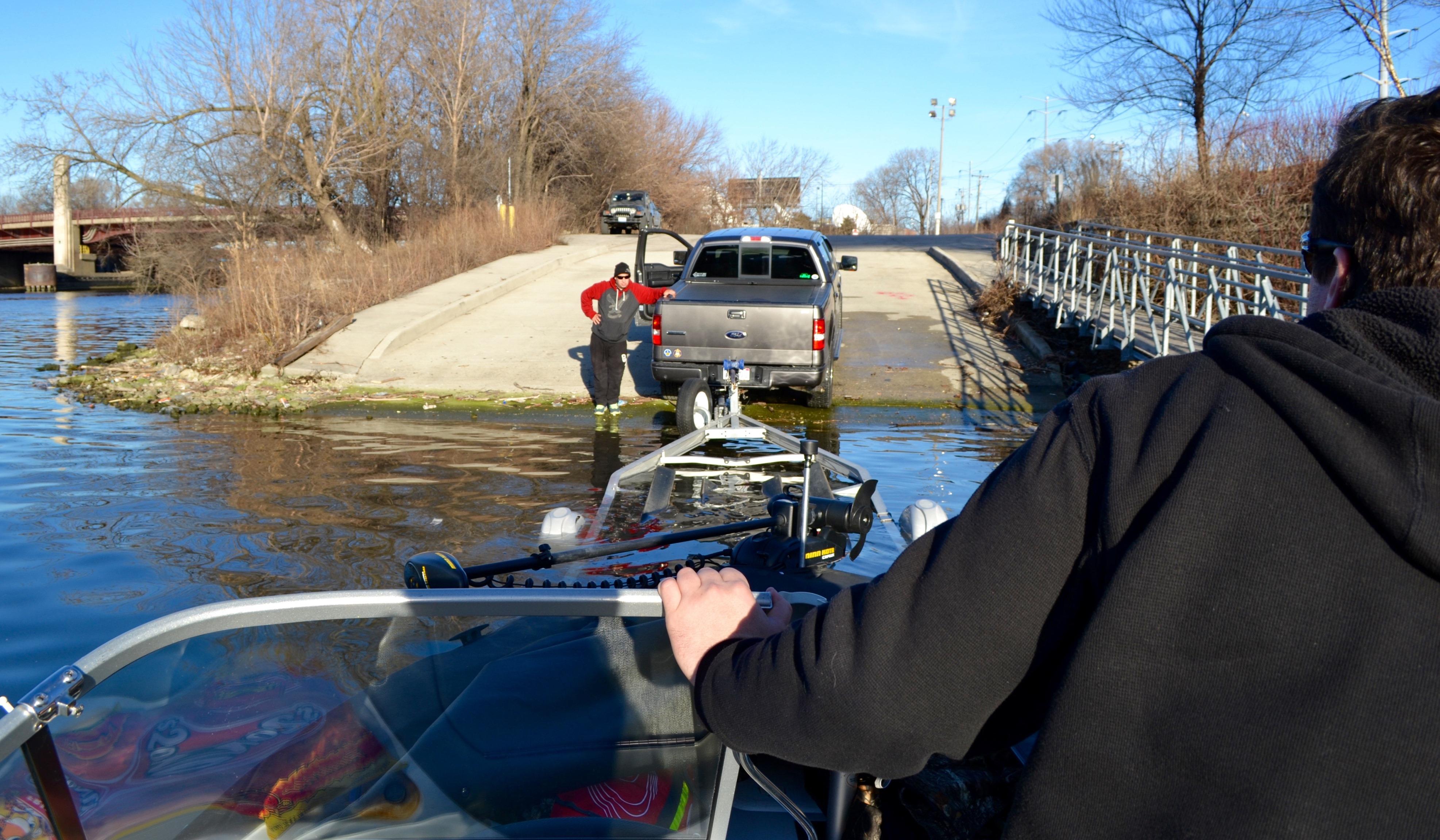 Fishing on the Chicago River | Chicago News | WTTW